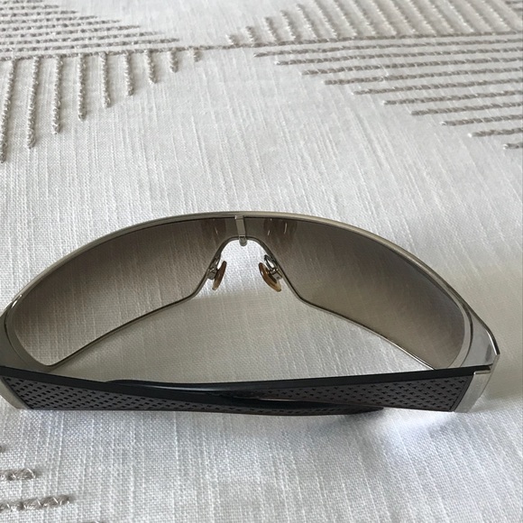 Sunglasses - Picture 2 of 7